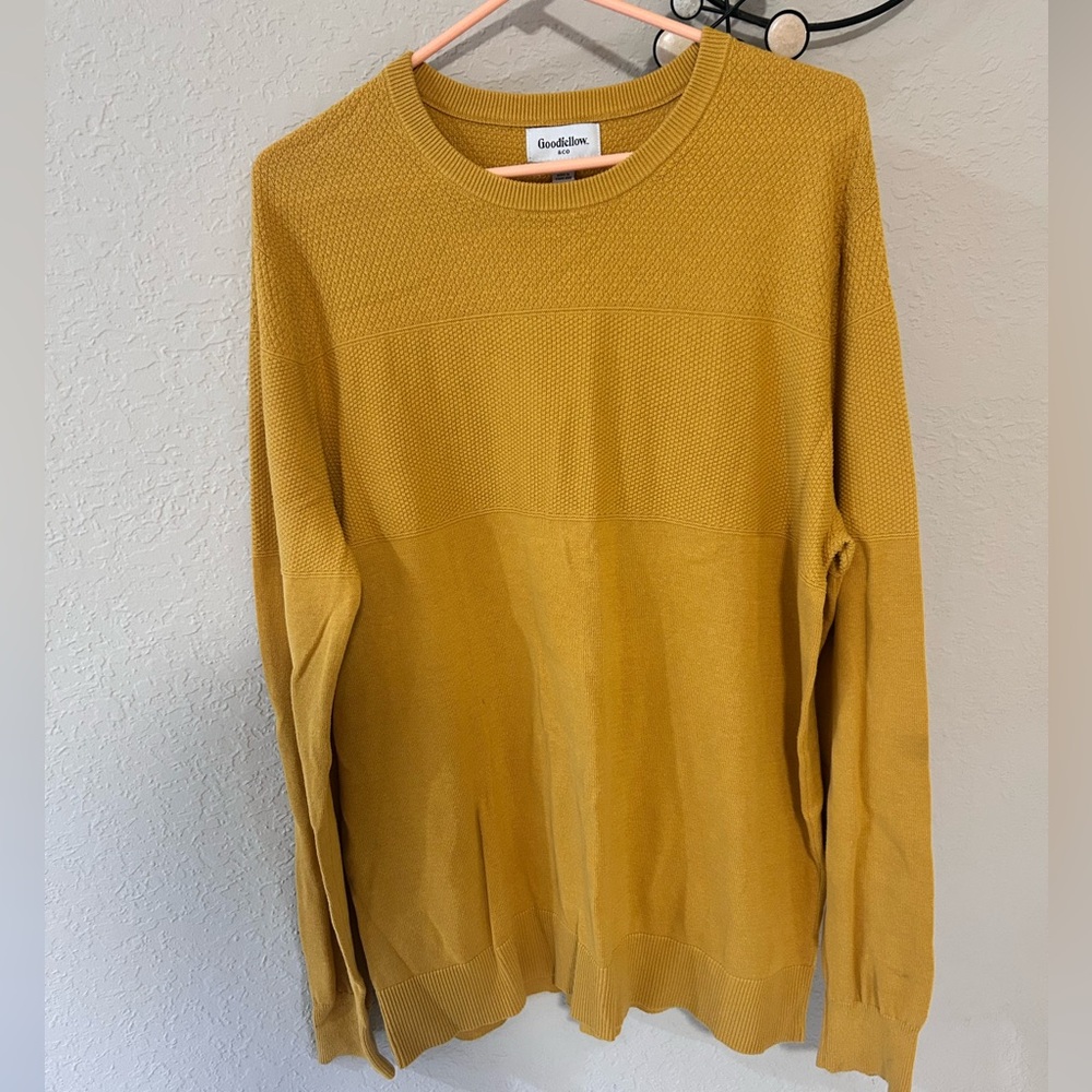 Yellow men’s sweater